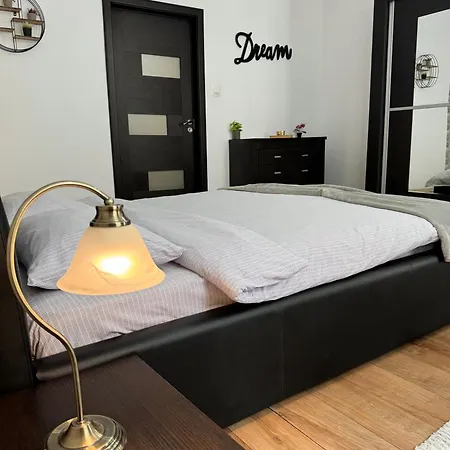 Ada'S Luxury Apartment - Old City-2